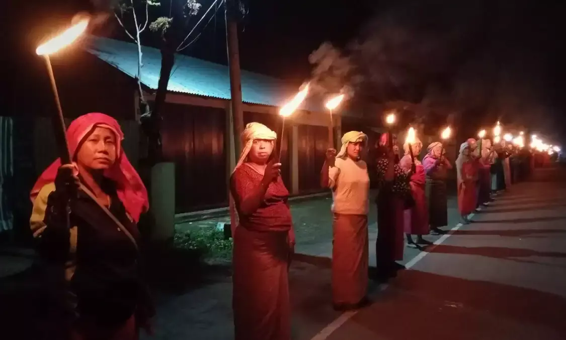 Manipur Violence: Protesters Enter Residences of Two Ministers and Three MLAs in Imphal Over Jiribam Deaths Manipur Violence: Protesters Enter Residences of Two Ministers and Three MLAs in Imphal Over Jiribam Deaths