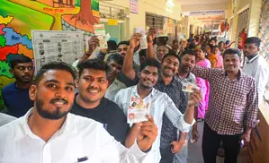 Maharashtra records 58.22 pc turnout, Independent candidate dies of heart attack in Beed