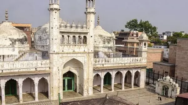 Supreme Court Seeks Reply from Muslim Side in Gyanvapi Case Within Two Weeks, Sets Hearing for December 17 Supreme Court Seeks Reply from Muslim Side in Gyanvapi Case Within Two Weeks, Sets Hearing for December 17
