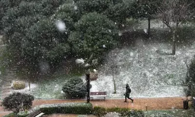 Four missing after heavy snow hits Turkey