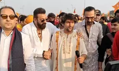 Sanjay Dutt Joins Peethadheeshwar Dhirendra Shastris Hindu Ekta Padyatra