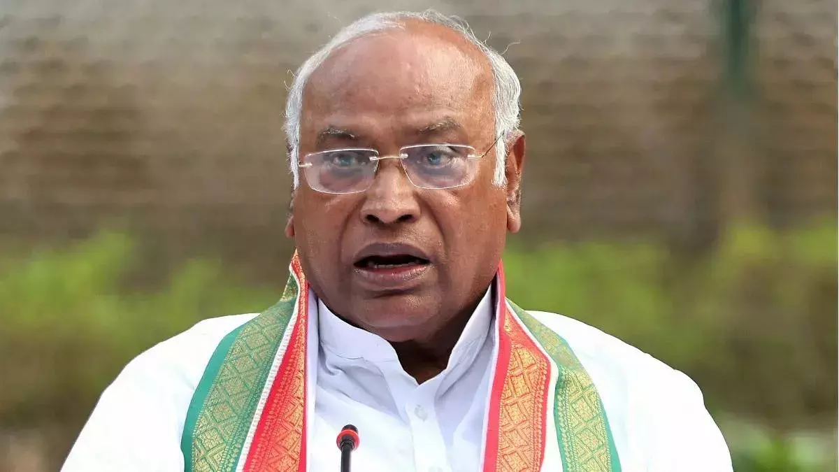 ‘We dont want EVM’: Congress President Mallikarjun Kharge Demands Return to Ballot Paper Voting System ‘We dont want EVM’: Congress President Mallikarjun Kharge Demands Return to Ballot Paper Voting System