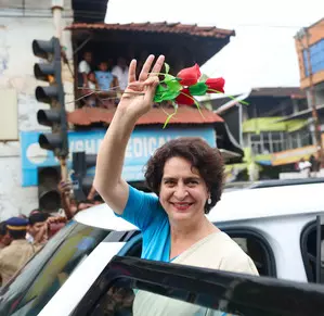 No amount of thanks are enough, Priyanka tells Wayanads people on first post-victory visit (Lead)