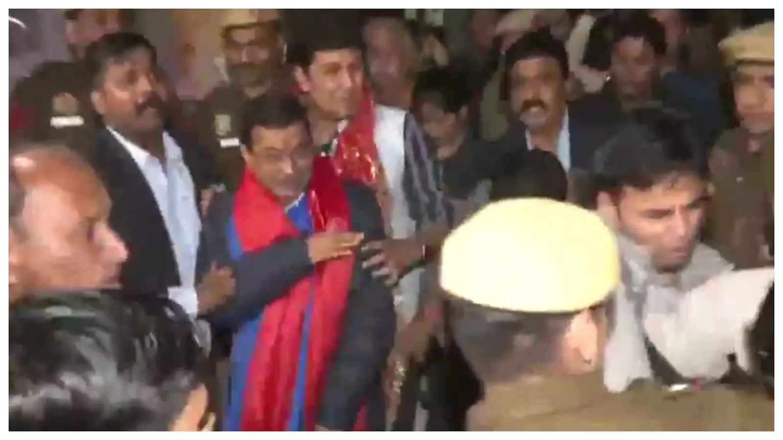 Major Security Lapse for Arvind Kejriwal as Man Throws Liquid at Close Range Major Security Lapse for Arvind Kejriwal as Man Throws Liquid at Close Range