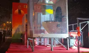 Congress unveils tableau of Kejriwal’s gold-plated toilet seat