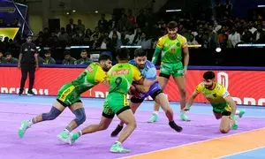 PKL Season 11: Devank Dalal leads Patna Pirates to win over Bengal Warriorz; Maninder Singh joins 1500-point club
