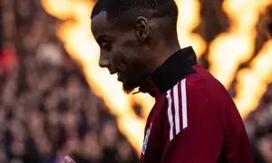 Alexander Isak’s hip injury is not ‘long-term’, confirms Newcastle manager Eddie Howe