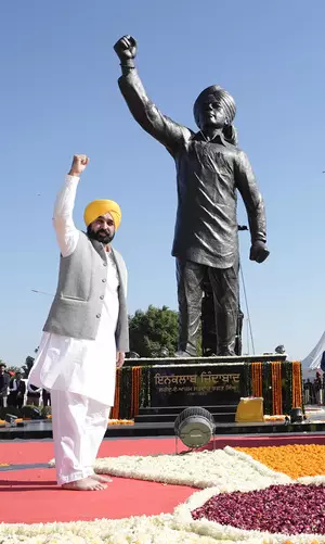 ‘Nishaan-e-Inquilaab’ plaza will ever inspire youth for selfless service: Punjab CM ‘Nishaan-e-Inquilaab’ plaza will ever inspire youth for selfless service: Punjab CM