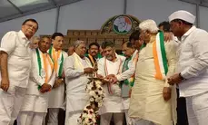 Will stand with Siddaramaiah till last my breath: Shivakumar