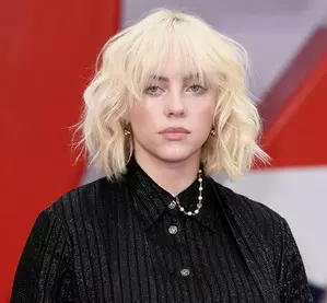 Billie Eilish reveals she had body problems at age 10 Billie Eilish reveals she had body problems at age 10