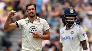 2nd Test: Starc dazzles with a six-fer, batters stay solid to put Australia on top (ld)