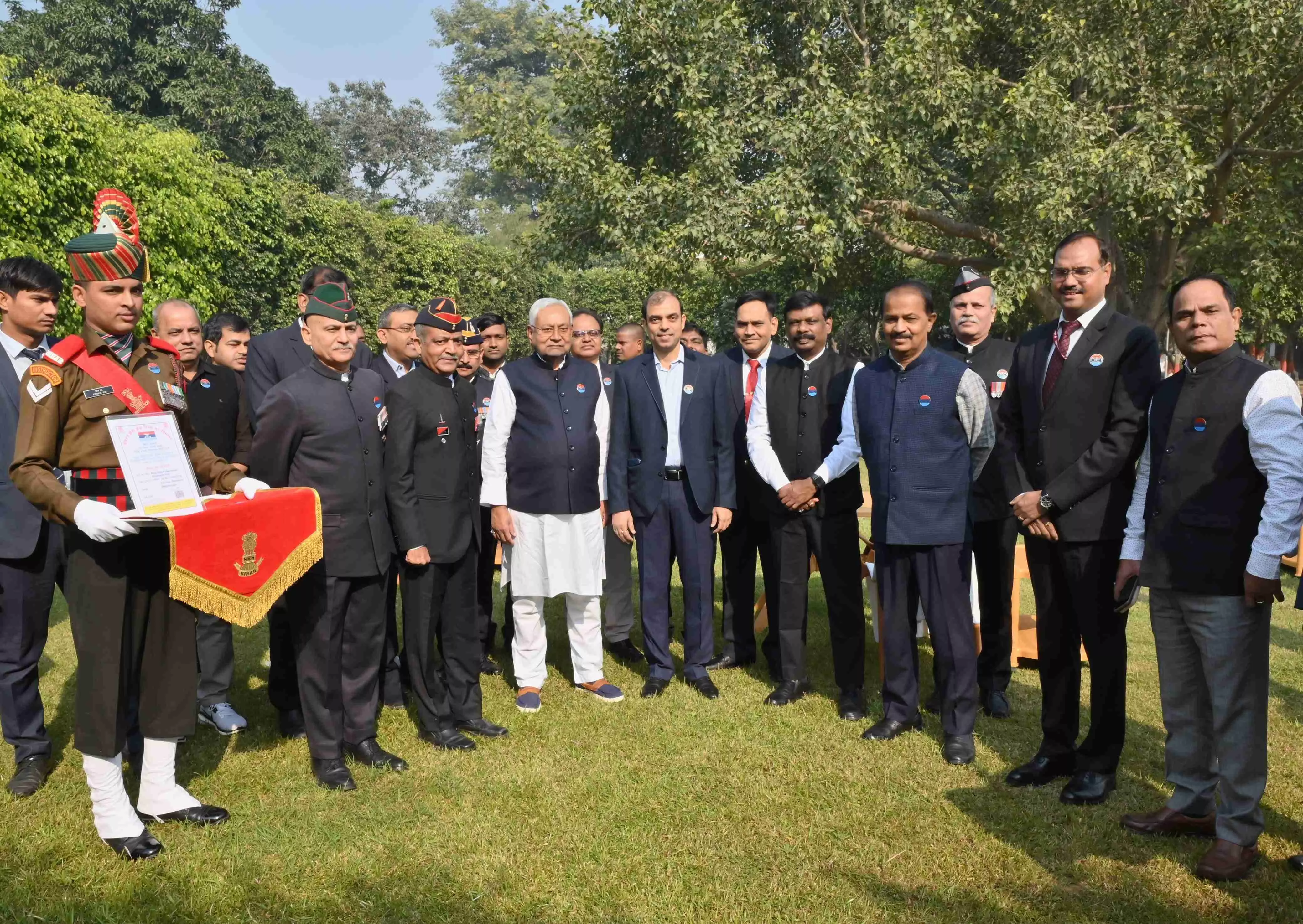 Bihar Chief Minister Nitish Kumar Honors Armed Forces on Flag Day, Contributes to Ex-Servicemen Benevolent Fund Bihar Chief Minister Nitish Kumar Honors Armed Forces on Flag Day, Contributes to Ex-Servicemen Benevolent Fund