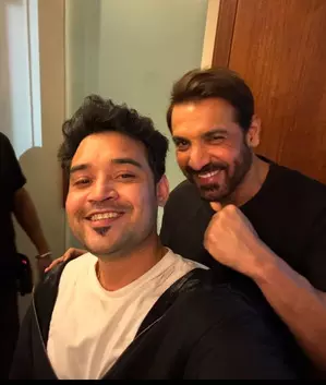 Srman Jain shares his experience directing the music video ‘Tum Kya Ho’ featuring John Abraham and Sanjeeda Shaikh