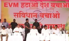 Sharad Pawar calls for a change in EVM election system from Markadwadi village (Lead)