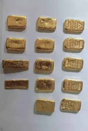 BSF seizes gold valued at Rs 1.28 crore close to Indo-B’desh border, smuggler arrested