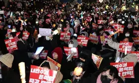 South Korea: Civic groups continue candlelight vigils calling for Yoons impeachment