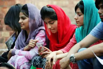 Lagging behind in development, Pakistan now also has slowest internet speeds