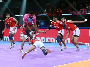 PKL Season 11: Deshwal leads from front as Jaipur Pink Panthers beat Gujarat Giants 42-29