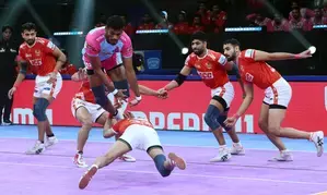 PKL Season 11: Deshwal leads from front as Jaipur Pink Panthers beat Gujarat Giants 42-29