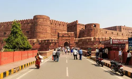 Who built the Agra Fort? Some interesting facts about the place from where the Mughals ruled India
