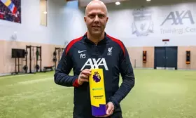 Premier League: Arne Slot wins first Manager of the Month honour