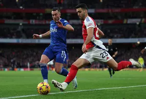 Premier League: Arsenal fail to break robust Everton defence in goalless draw