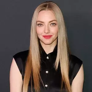 Amanda Seyfried reveals truth behind viral video of her singing song  from Wicked