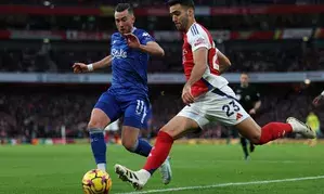 Premier League: Arsenal fail to break robust Everton defence in goalless draw