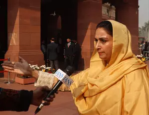 Accept demands of farmers, pleads Harsimrat Badal in Lok Sabha