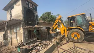 Gurugram: GMDA conducts anti-encroachment drive on SPR Road