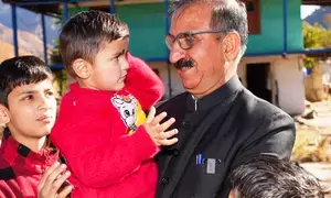 Himachal CM hands over child to foster mother, appeals to adopt children