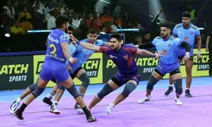 PKL 11: Dabang Delhi reach playoffs with massive 22-point win over Bengal Warriorz
