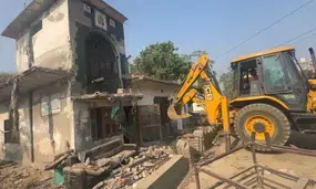 Gurugram: GMDA conducts anti-encroachment drive on SPR Road