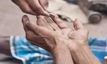 New rule in Indias cleanest city Indore, FIR will be lodged on giving money to beggars