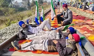 Commuters inconvenienced with rail roko protest by farmers in Punjab