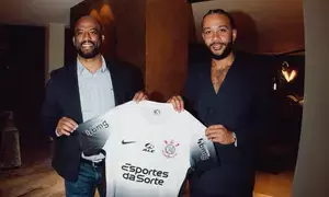 I feel at home at Corinthians: Dutch star Depay settles down in Brazilian football