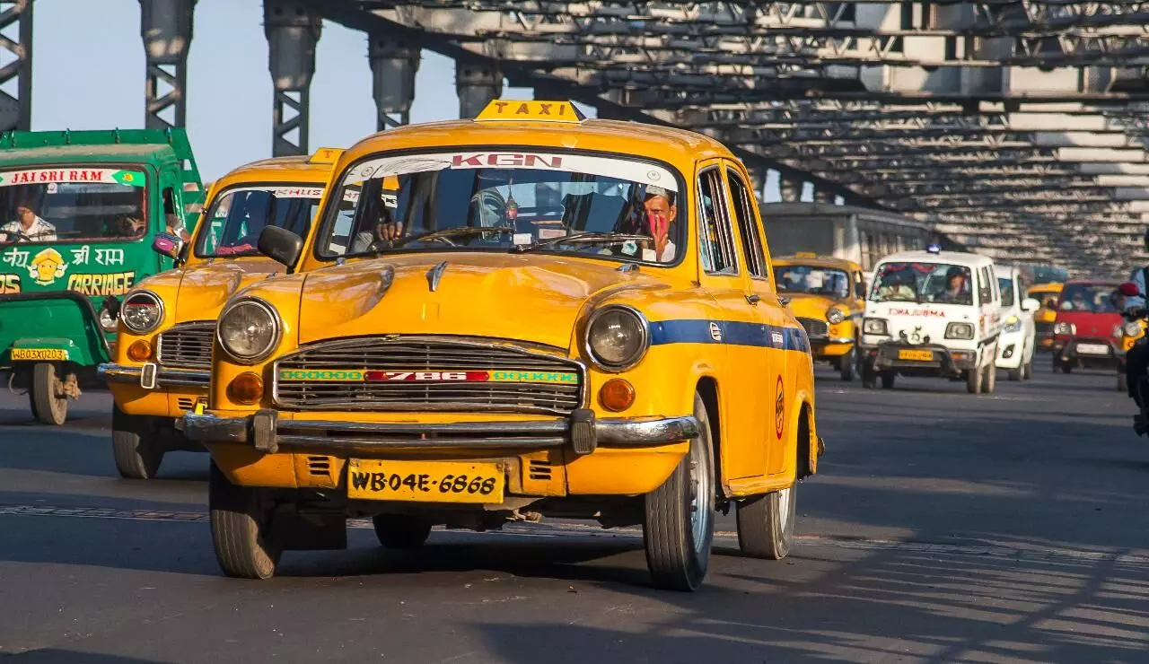 Kolkatas identity yellow taxi on the way of disappearing! what is the reason? Kolkatas identity yellow taxi on the way of disappearing! what is the reason?