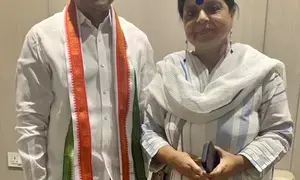 Allu Arjuns father-in-law meets Tgana Congress in-charge Deepa Dasmunsi 