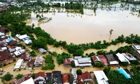 Floods, landslides hit Indonesia ahead of year-end holidays