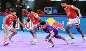 PKL 11: Dabang Delhi confirm 2nd place with 14-point win over Gujarat Giants