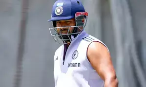 BGT: Respect the first half an hour..., Gavaskars piece of advice for Pant