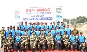 All-women BSF rowing expedition flagged in by DG