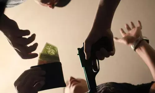 Rs 14 lakh robbery in broad daylight stuns Ranchi residents