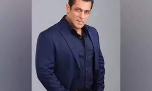 Salman Khan lands in Jamnagar along with his family for birthday celebrations