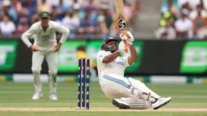 4th Test: That is a stupid shot, Pants let his team down badly, says Gavaskar 4th Test: That is a stupid shot, Pants let his team down badly, says Gavaskar