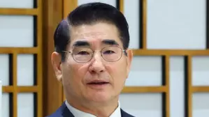 South Korea: Prosecutors seize ex-defence ministers phone in martial law probe