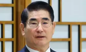 South Korea: Prosecutors seize ex-defence ministers phone in martial law probe
