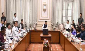 Fadnavis asks state think-tank to make recommendations on developing priority sectors