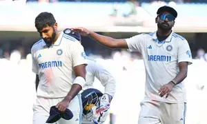 4th Test: Aussie tail fights back after Bumrah barrage as hosts lead swells to 333 (Ld)