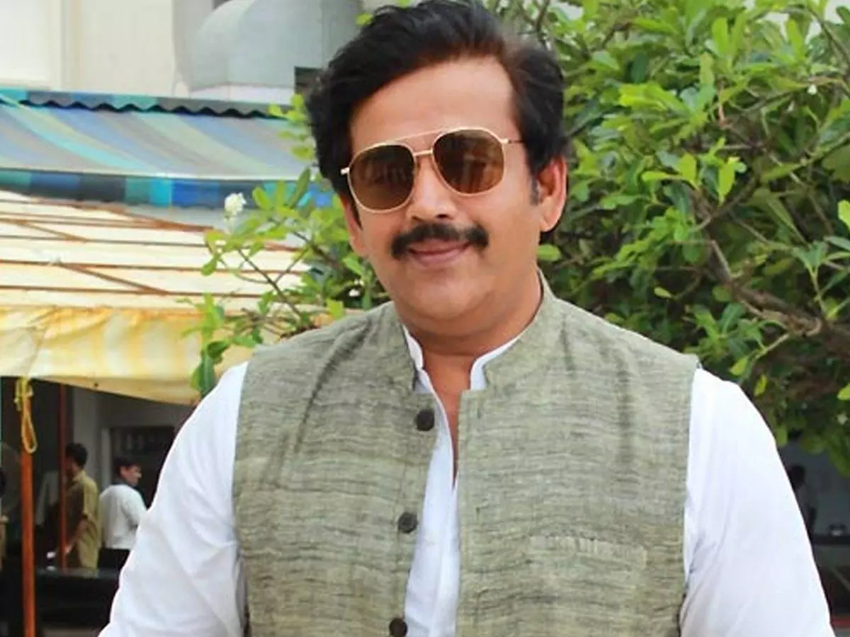 Bathing with milk and sleeping on roses: Ravi Kishan was dropped from Gangs of Wasseypur due to his strange habits